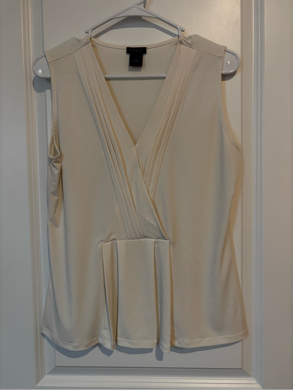 Ann Taylor Factory Cream Pleated V-Neck Sleeveless Top